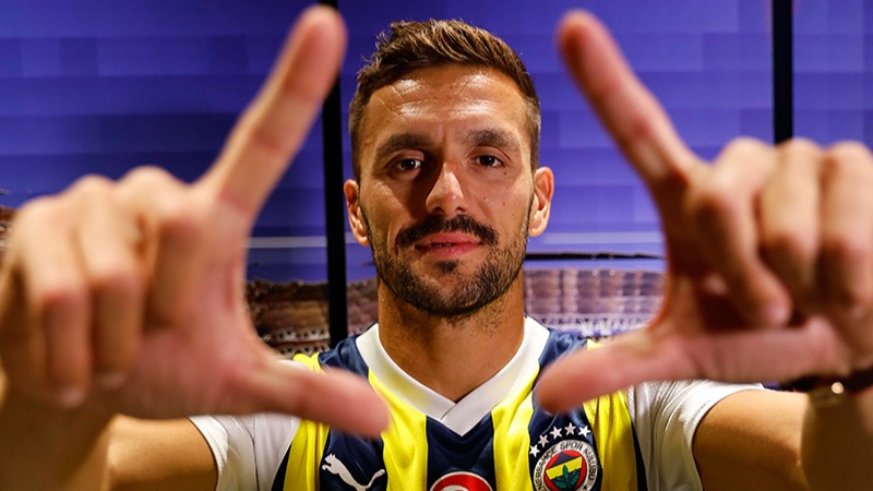 Dusan Tadic imzayı atmak üzere. Yıllar sonra geri dönüyor
