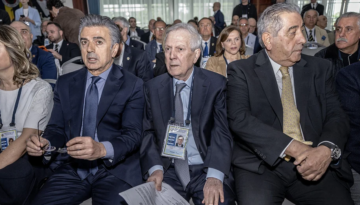 Fenerbahçe yönetiminde 7 istifa, Aziz Yıldırım’ın en yakınındaki isim bıraktı