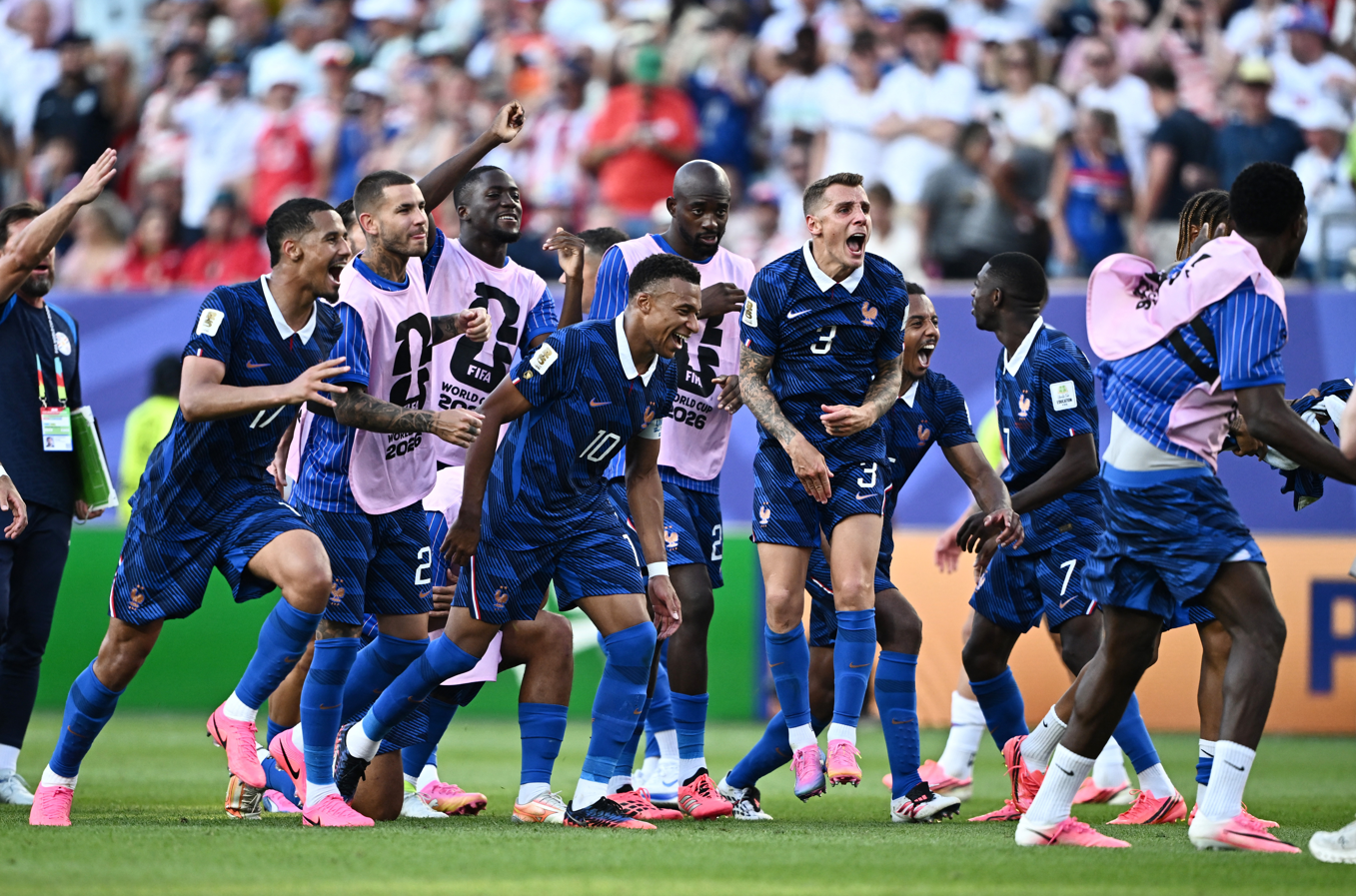 Fransa çeyrek finalde. Paraguay’ı tek golle geçtiler