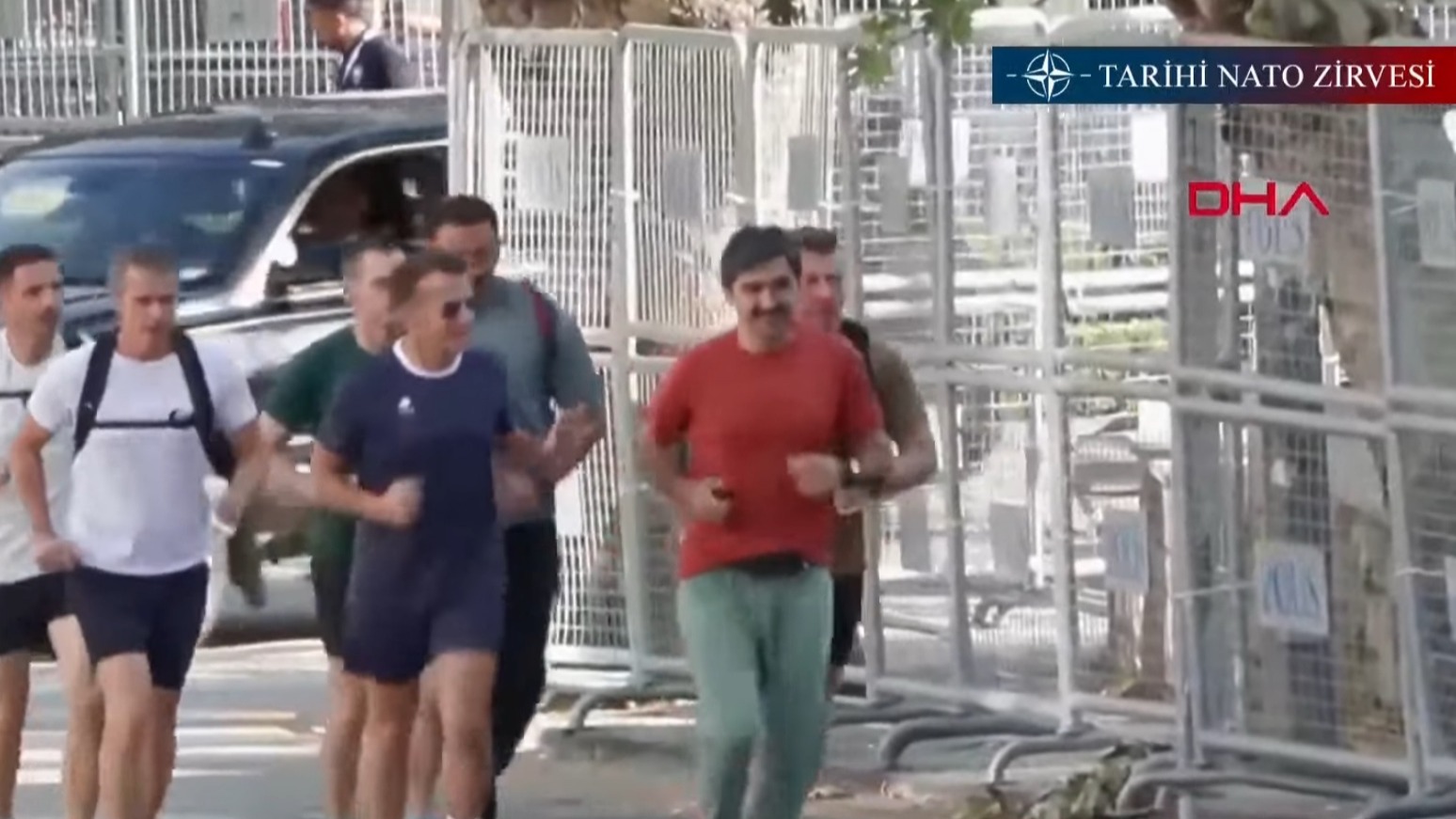 Fransa Cumhurbaşkanı Ankara’da sabah koşusunda. Önce spor ardından Beştepe