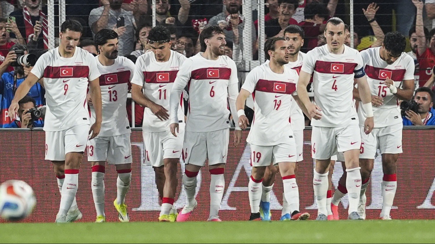 Galatasaray derken Fenerbahçe de devrede. Milli yıldız için olay iddia