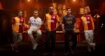 Galatasaray’ın yeni sezon formaları tanıtıldı, fiyatı belli oldu