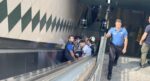 Gayrettepe Metro İstasyonu’nda korku dolu anlar. Görme engelli adam raylara düştü