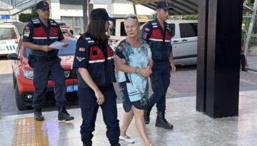 Haşema ile çocuğun havuza alınmadığı iddiası. Site yöneticisi tutuklandı