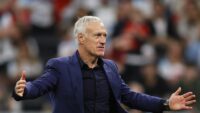 Hem futbolcu hem teknik direktör olarak kupa kazanmıştı. Fransa’da bir dönem resmen sona erdi