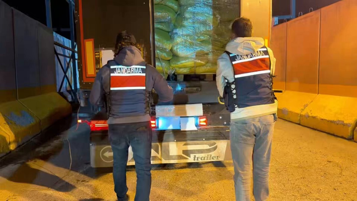 İhbar üzerine takip edildi, TIR’dan kilolarca uyuşturucu çıktı
