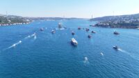 İstanbul Boğazı’nda 15 Temmuz şehitleri anısına 253 gemilik deniz korteji