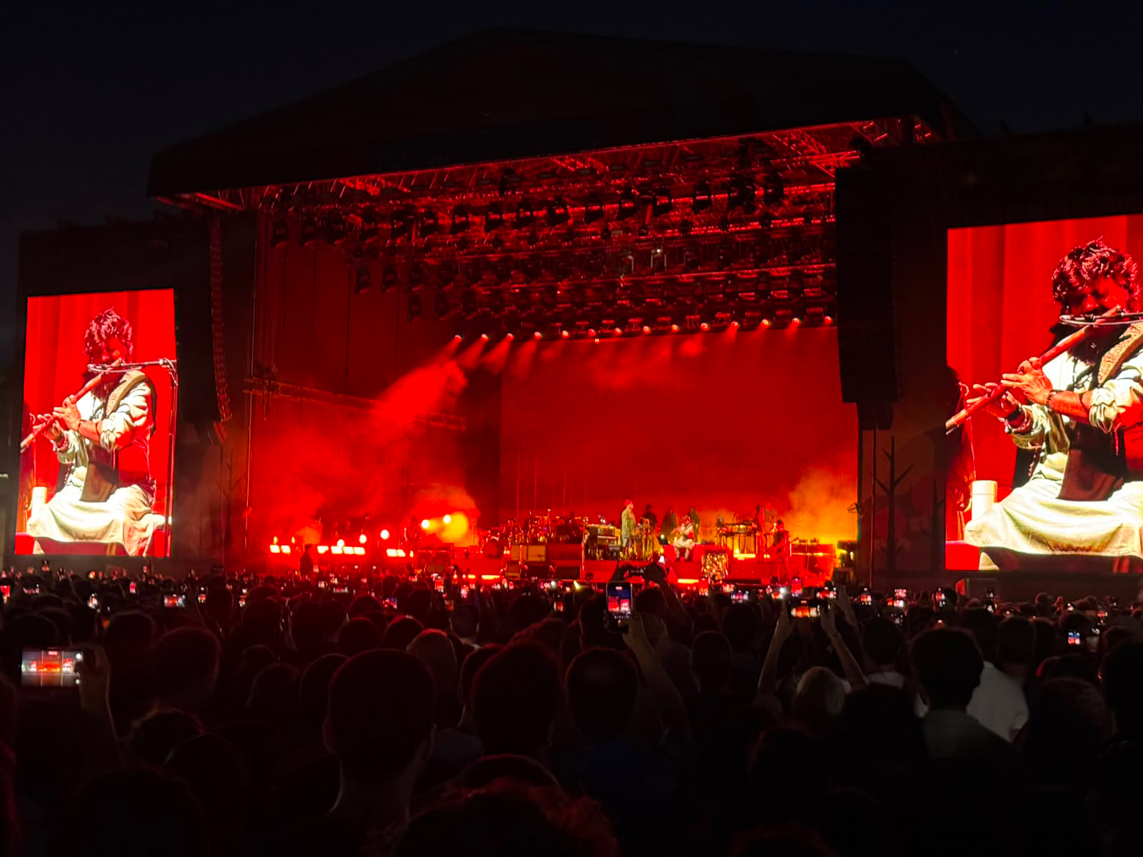 İstanbul’da Gorillaz rüzgarı. Solist Albarn’dan hayranlarına sürpriz