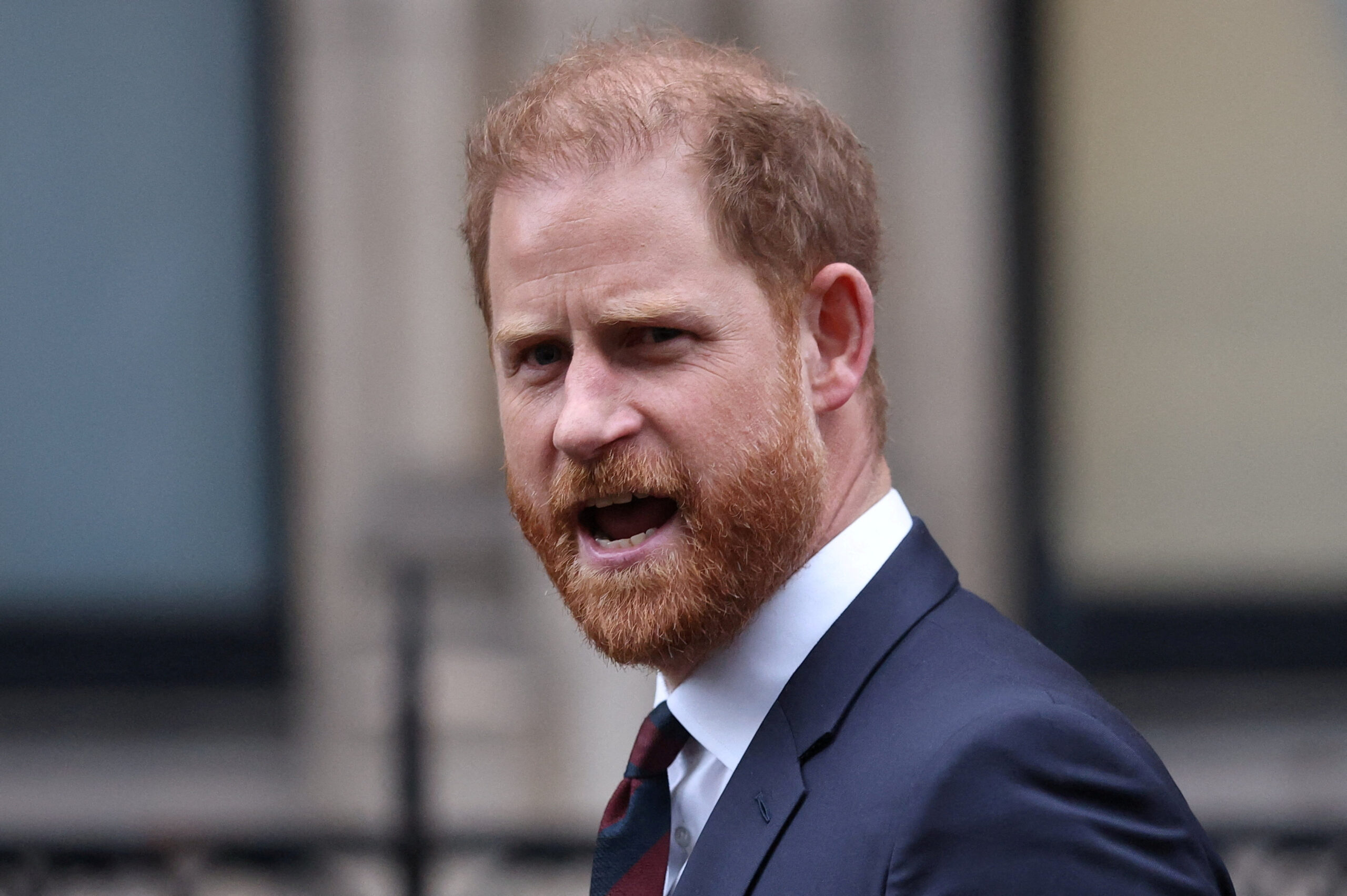 Kral Charles bizzat aradı. Prens Harry, Buckingham Sarayı’na tek başına gidiyor