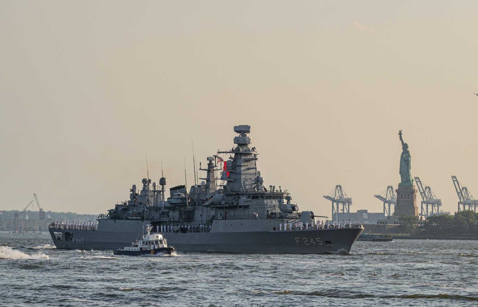 New York’ta TCG Oruçreis rüzgarı