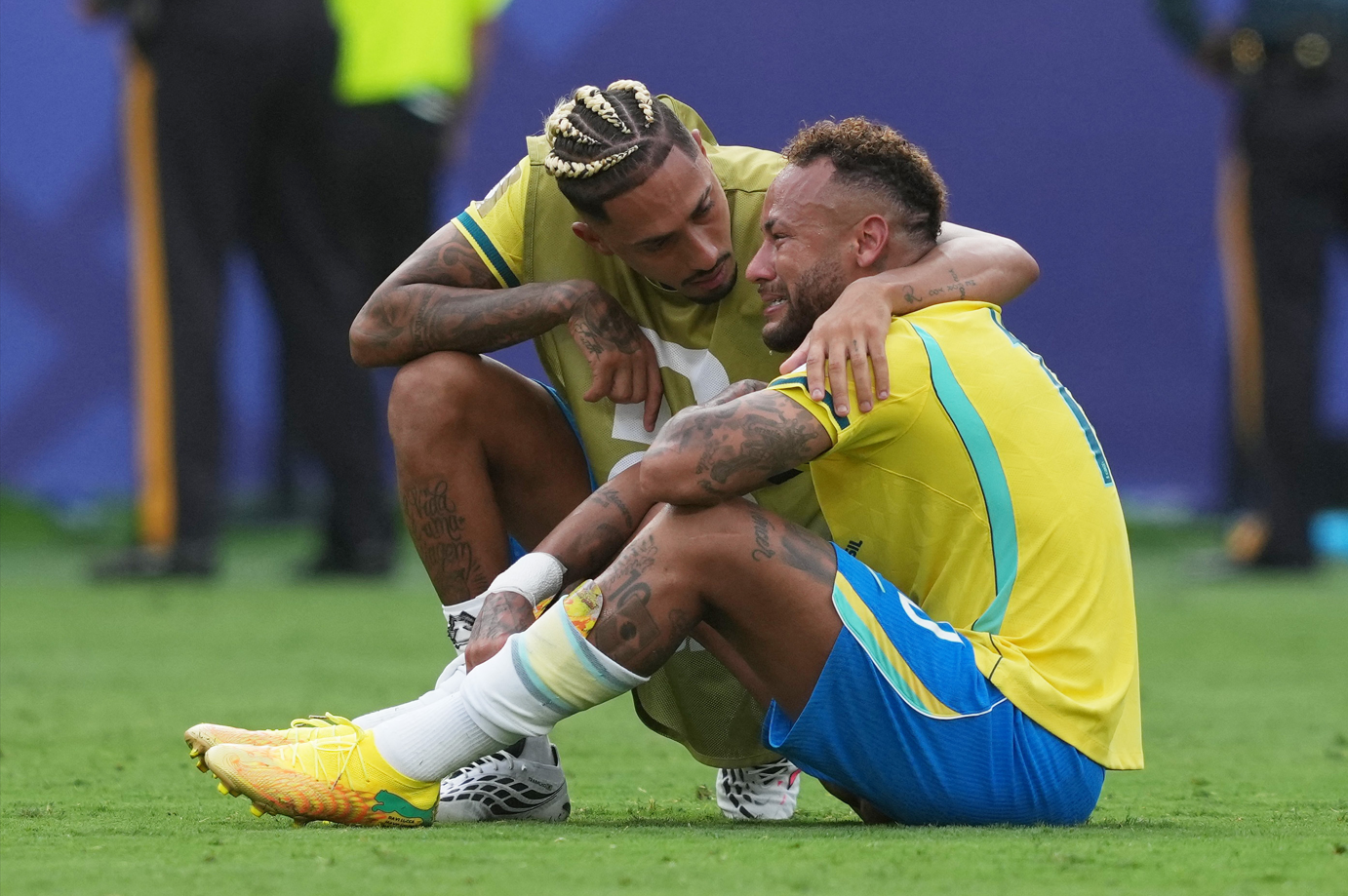 Neymar, milli takıma gözyaşlarıyla veda etti