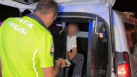 Polisin ehliyet ve kimlik istediği alkollü sürücü, “150 TL param var” dedi