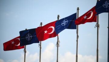 PTT’den “NATO Zirvesi”ne özel anma pulu ve ilk gün zarfı
