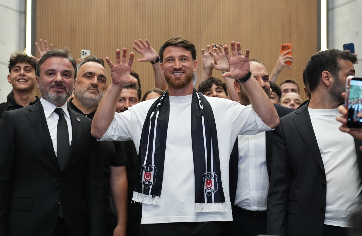 Salih Özcan, Beşiktaş için İstanbul’da