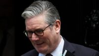 Starmer’dan halefine uyarı. “Küresel krizler gündemi belirlemeyi sürdürecek”