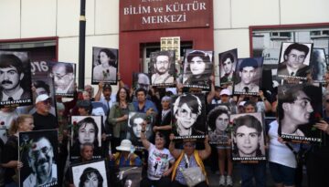 Tam 33 yıl geçti… Madımak olaylarında yaşamını yitirenler anıldı