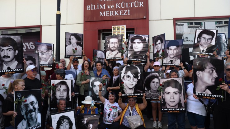 Tam 33 yıl geçti… Madımak olaylarında yaşamını yitirenler anıldı
