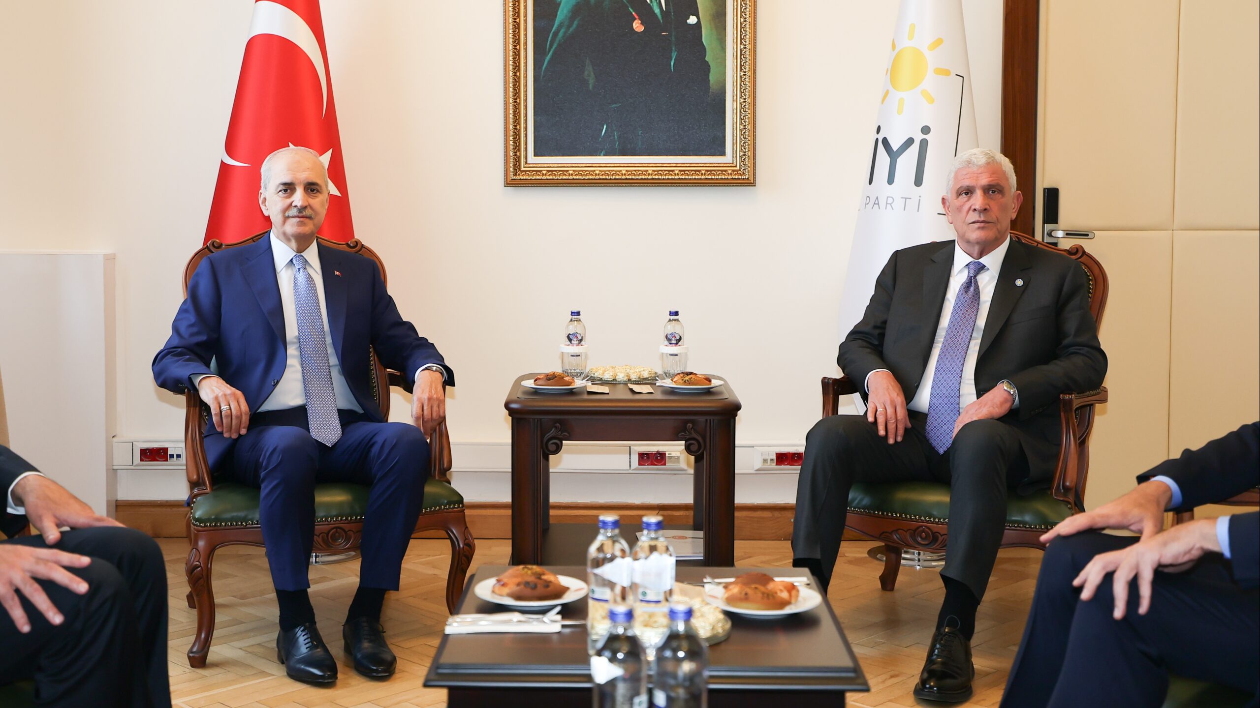 TBMM Başkanı Kurtulmuş’un süreç yasası turu sürüyor. AK Parti ve İYİ Parti’ye ziyaret