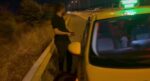 Ticari taksiyle göçmen kaçıran insan tacirleri polisten kaçamadı