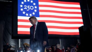 Trump: Komünist tehlike canlandı