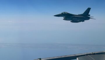 Türk jetlerinden Kıbrıs Adası’nın güneyinde eğitim uçuşu