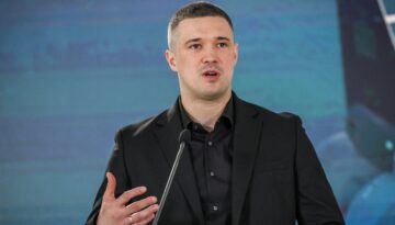Ukrayna’da koltuğundan oldu, İtalya’da kapılar açıldı. Popüler bakana sürpriz teklif!