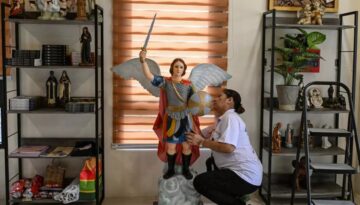 Vakalara yetişemiyorlar. Asya’nın “şeytan çıkarma merkezi” Filipinler’de kuruldu