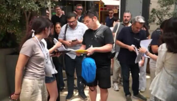 Velilerin zorunlu bekleyişi: İstanbul’un ünlü okullarının bahçeleri doldu taştı