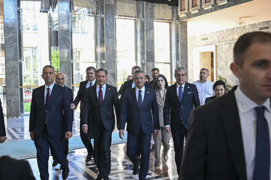 Yeni parti kuruluyor. “Milletvekilleri imza attı, alternatif isim belli oldu”