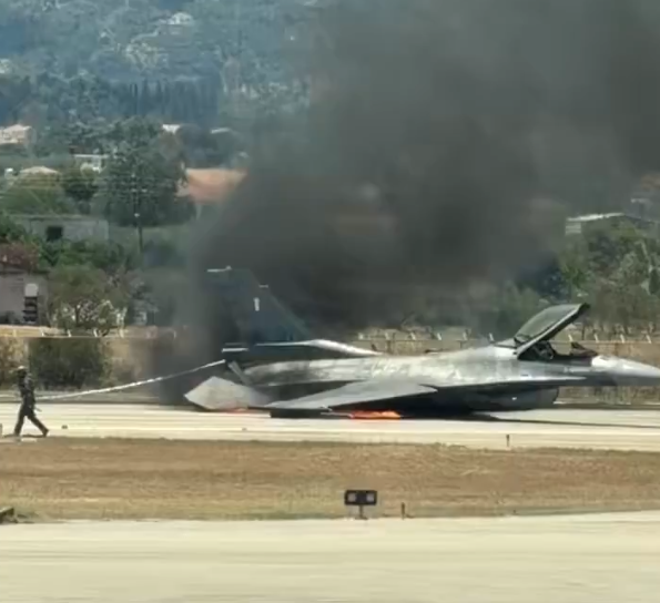 Yunanistan’da F-16 acil iniş sonrası alev aldı