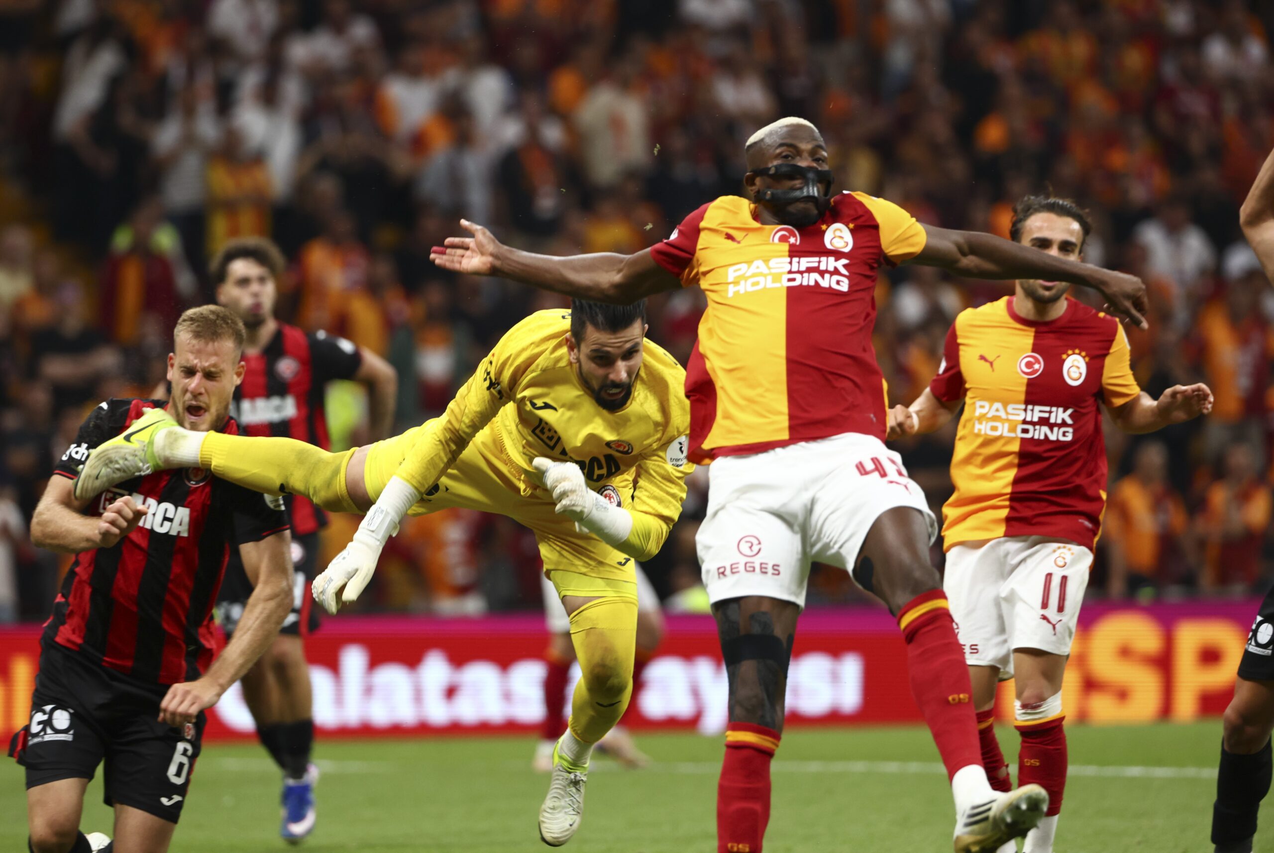 2 gol yedi ama Galatasaray-Çorum FK maçına damga vurdu, herkes Marcos Felipe’yi konuştu