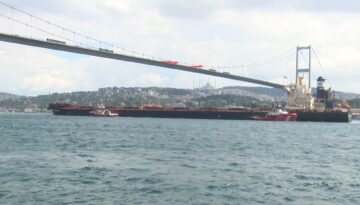 289 metrelik Liberya bayraklı kuru yük gemisi için Boğaz trafiğe kapatıldı