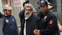 Alparslan Kuytul’un evinde arama yapıyor