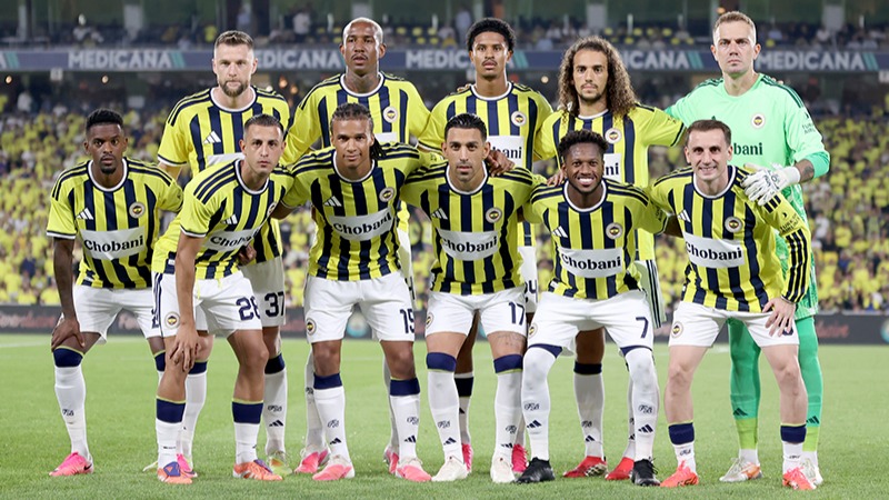 Ayrılık iddiası vardı, kararını resmen açıkladı. “Fenerbahçe’de kalıyorum”