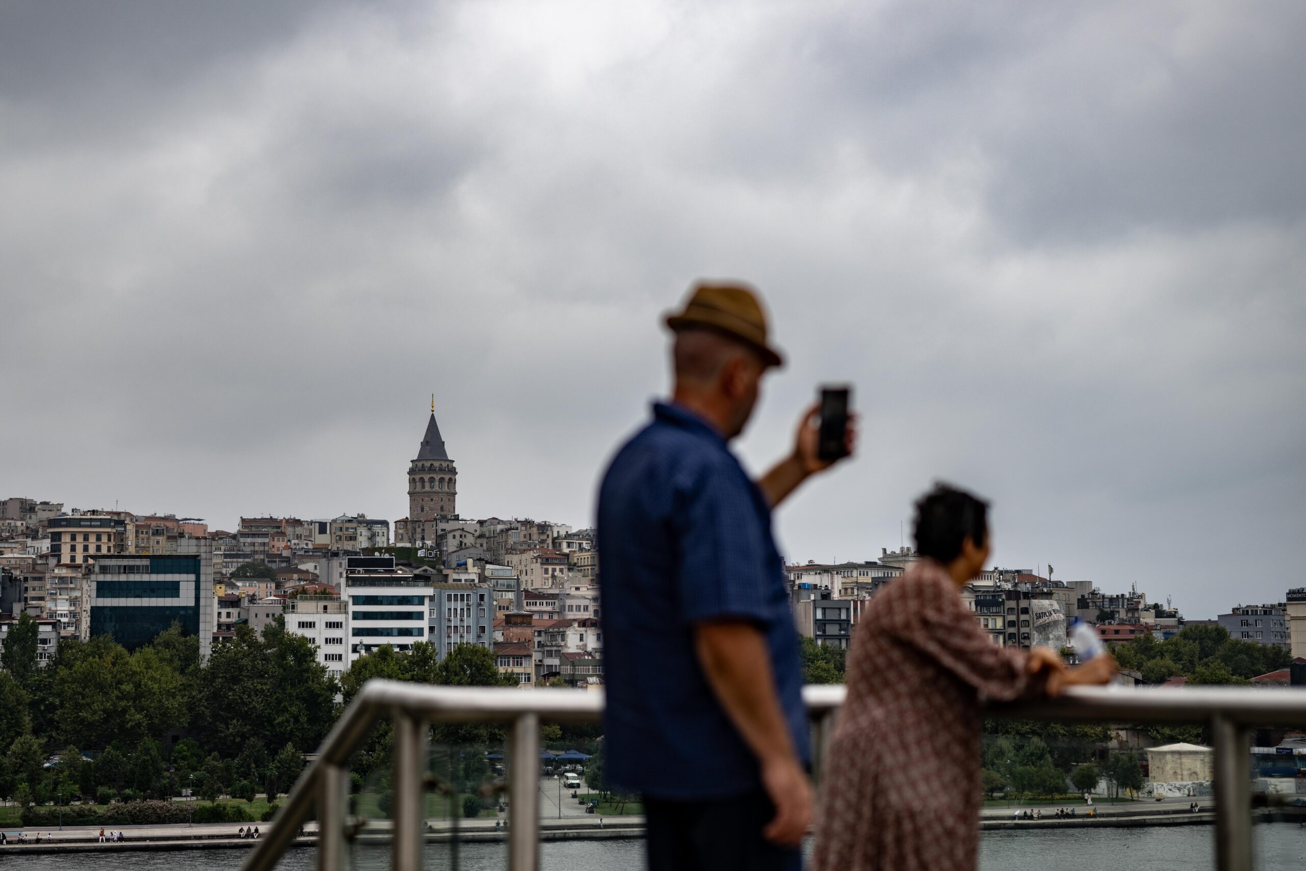 Balkanlardan geliyor, gökyüzünü kara bulutlar kaplayacak. İstanbul’da bu günlere dikkat