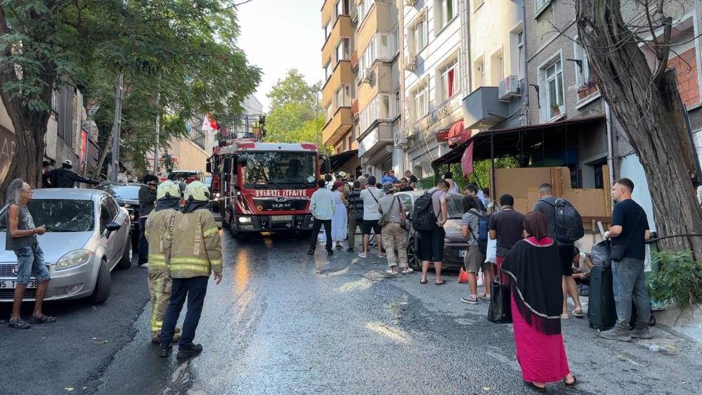 Beyoğlu’nda otelde yangın paniği