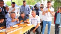 Bir oturuşta 1 kilo bal yedi. Yermedi, ”Daha yok mu” dedi