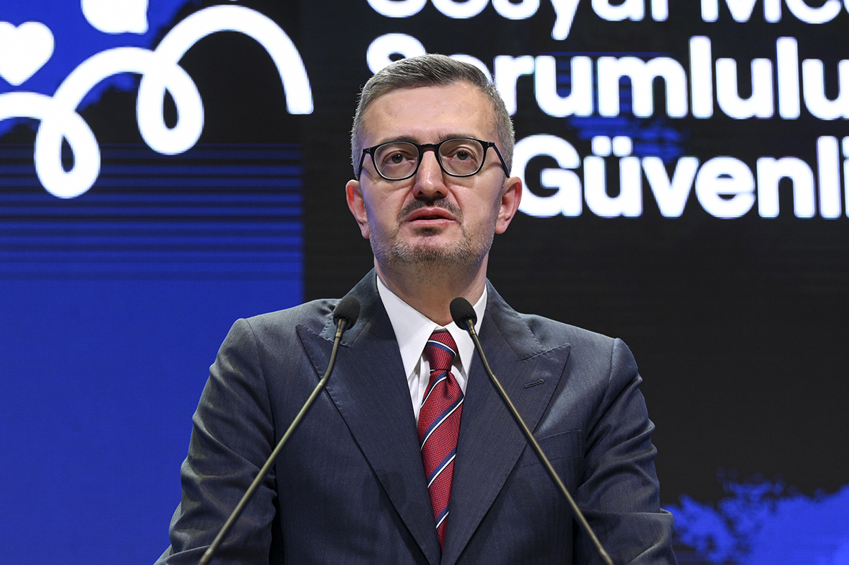 Burhanettin Duran’dan İsrail’e tepki: “Netanyahu’nun oyunlarına gelmeyeceğiz”