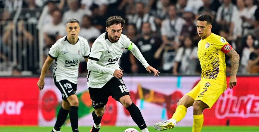 CANLI | Beşiktaş taraftarı önünde sahada