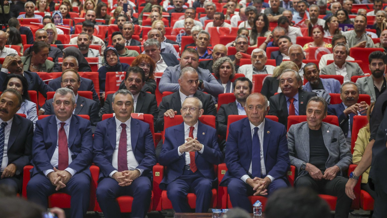 CHP’de neler oldu? Yeni Parti’ye geçmeyen iki isim, A Takımı’nın gündeminde