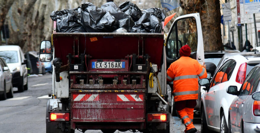 Çöplükte bir gün boyunca aradılar. 1 milyon avroluk piyango bileti kurtarıldı