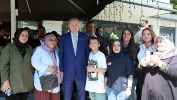 Cumhurbaşkanı Erdoğan’dan esnaf ziyareti