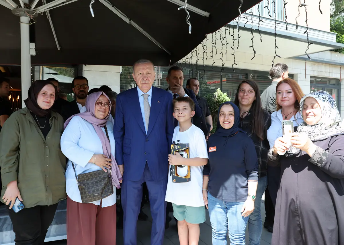Cumhurbaşkanı Erdoğan’dan esnaf ziyareti