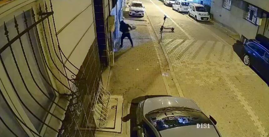 Dehşet anları: Eski sevgili binayı kundaklayıp camları kırdı