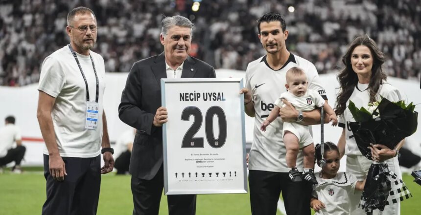 Dolmabahçe’de Necip Uysal’a veda