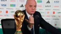 Dünya futbolunda 20 milyar dolarlık ihanet krizi. Infantino’ya isyan sürüyor