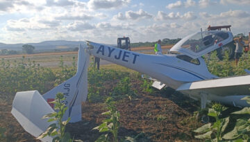 Eğitim uçağı sert iniş yaptı. Öğrenci pilot yaralandı
