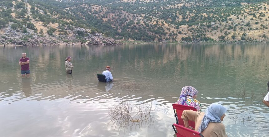 Eklem ağrıları, varis gibi hastalıklara iyi geliyor. Kilometrelerce yol gidip şifa arıyorlar