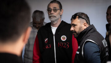 Etimesgut Belediyesi’ne operasyon. Tutuklanan Erdal Beşikcioğlu görevden uzaklaştırıldı