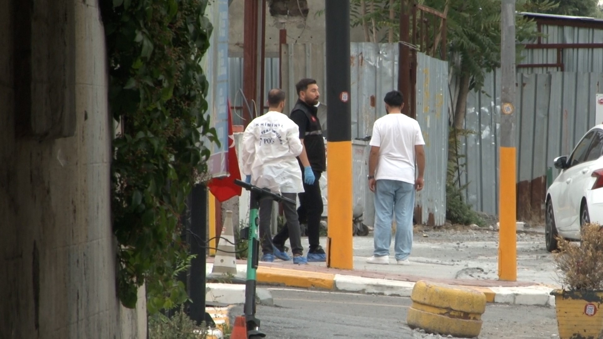 Fatih’te polise bıçaklı saldırı. Ayağından vurularak yakalandı